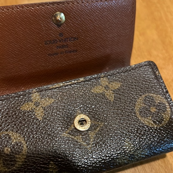 Louis Vuitton 5 Key Holder - Picture 5 of 10